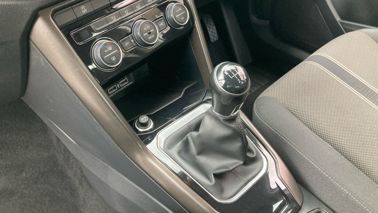 Volkswagen T-Roc 1.6 TDI SE 5dr Diesel Hatchback